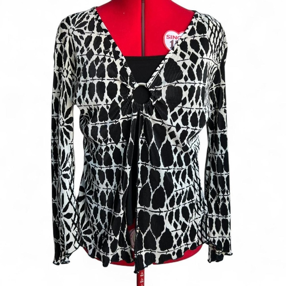 Vintage Nicola Boho Y2K Black & cream floral patterned long sleeve top